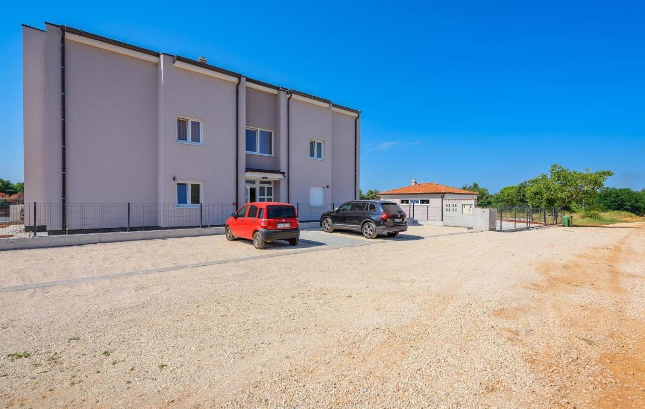 Apartmani Lucija Porec Esterno foto