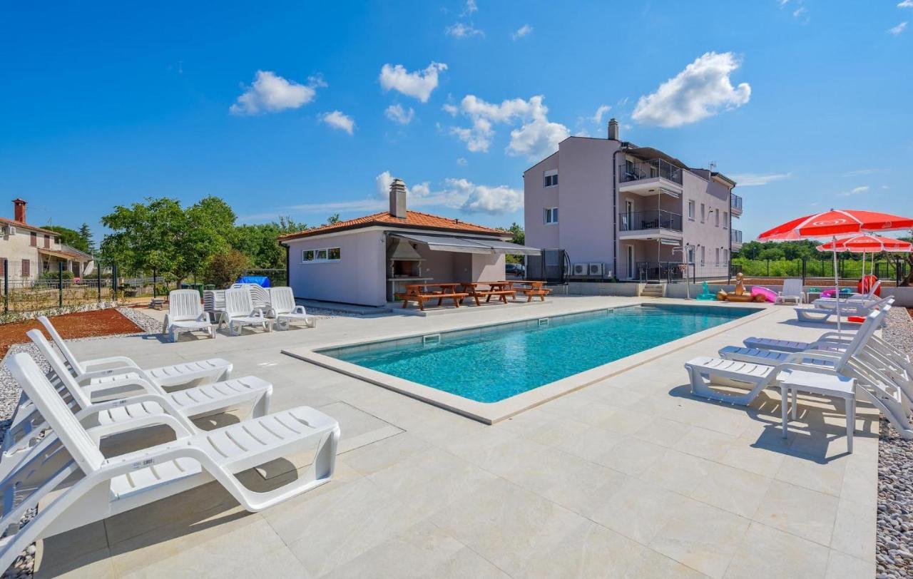 Apartmani Lucija Porec Esterno foto