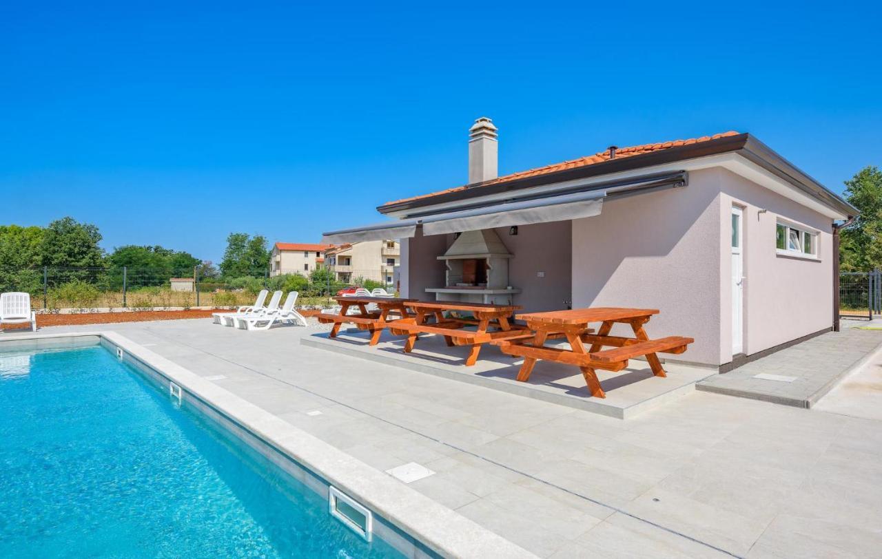Apartmani Lucija Porec Esterno foto