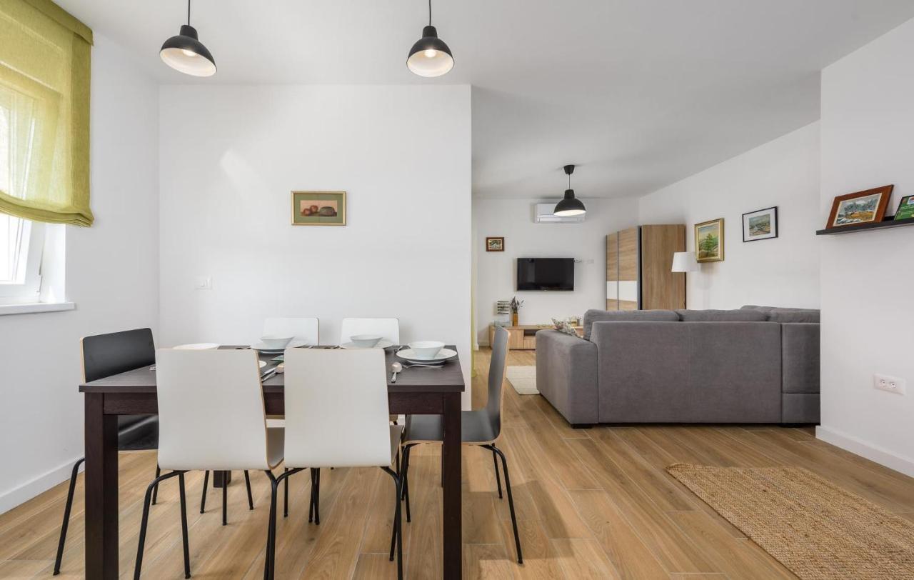 Apartmani Lucija Porec Esterno foto