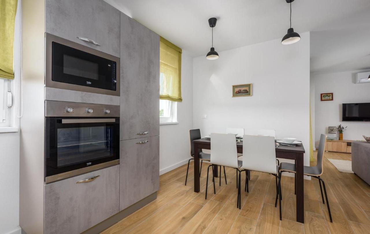 Apartmani Lucija Porec Esterno foto