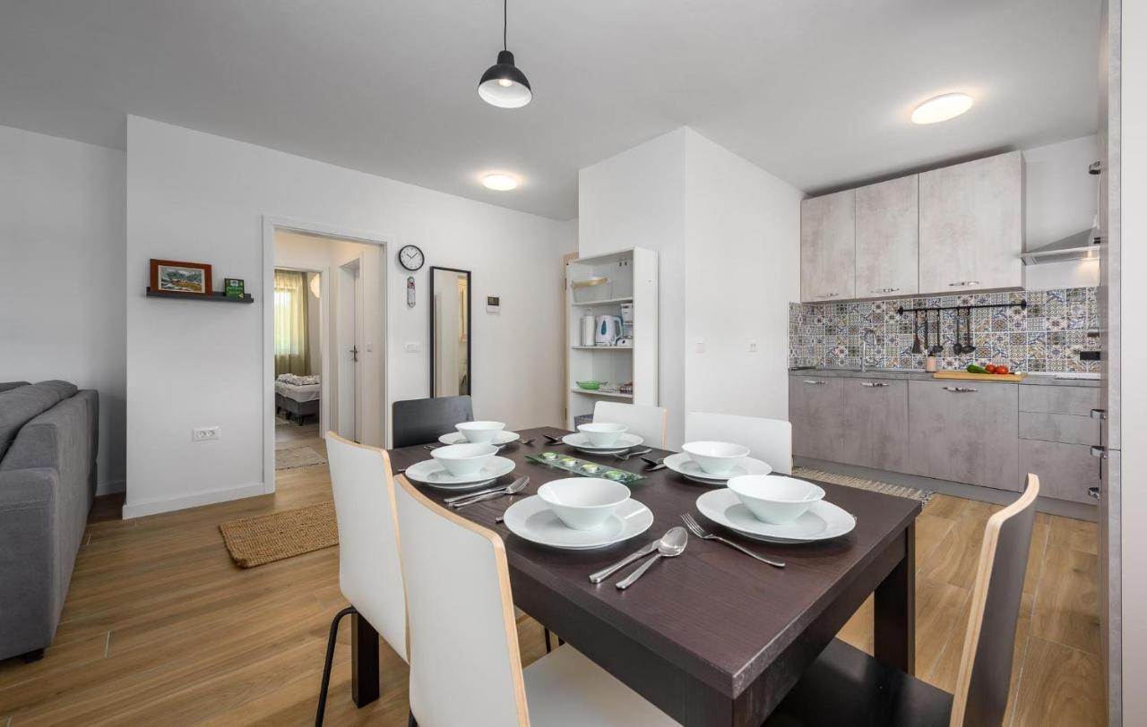 Apartmani Lucija Porec Esterno foto