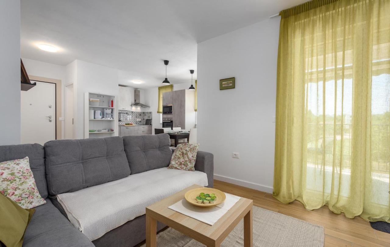 Apartmani Lucija Porec Esterno foto