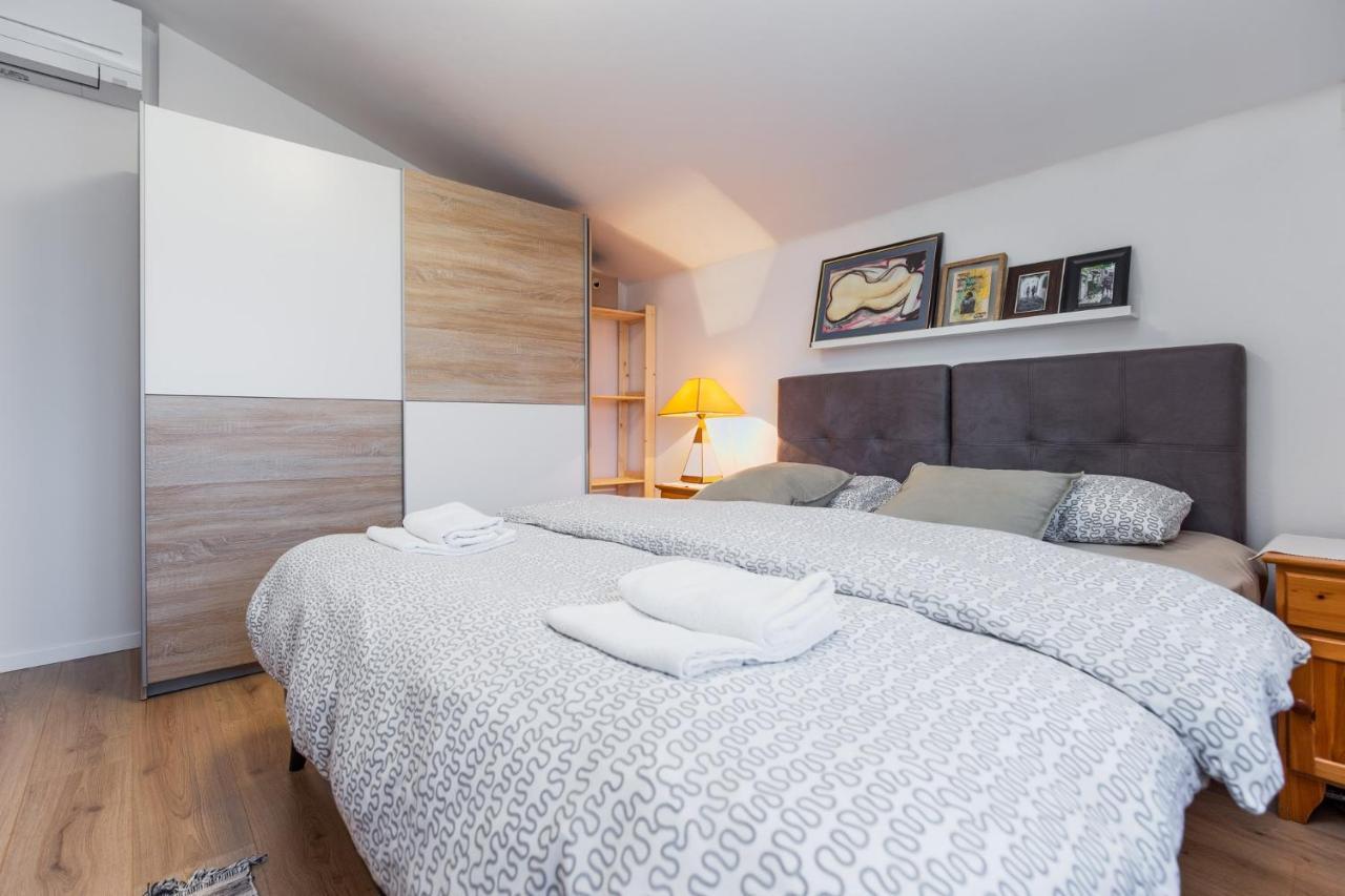 Apartmani Lucija Porec Esterno foto