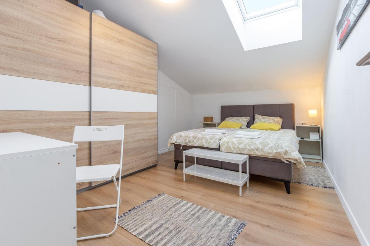 Apartmani Lucija Porec Esterno foto