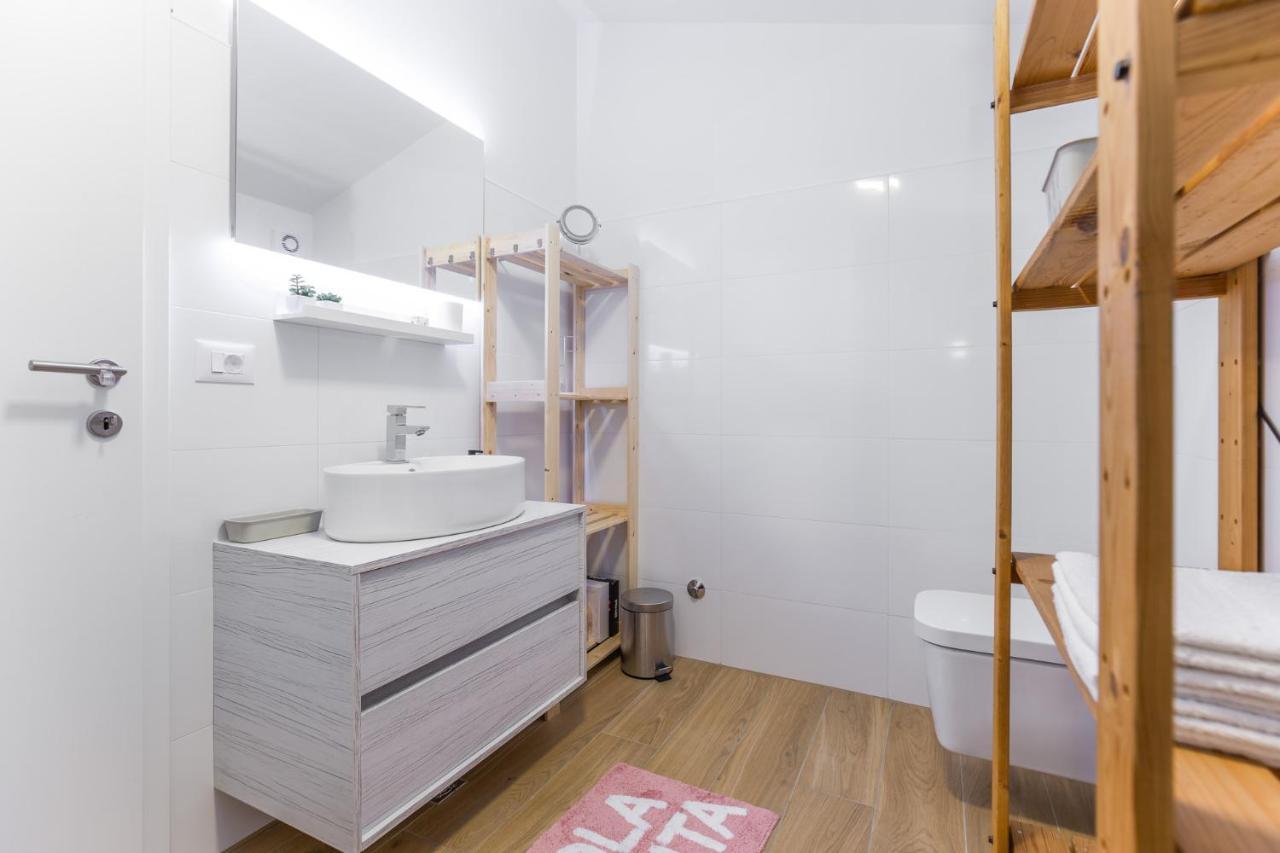 Apartmani Lucija Porec Esterno foto